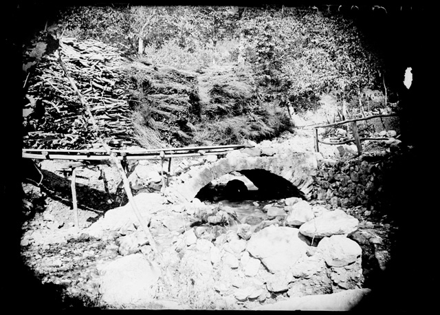 Costruzione di un ponte a (?)