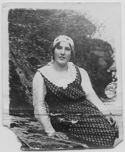 Lenj Antonini in posa sul fiume Cassarate