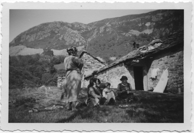 Gruppo sui monti di Brena a Gola di Lago