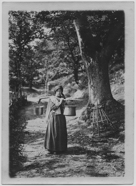 Donna in costumi valcollini