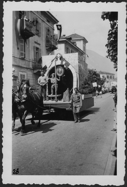 Carro allegorico per i 150 anni del Canton Ticino