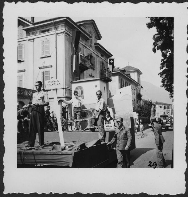 Carro allegorico per i 150 anni del Canton Ticino