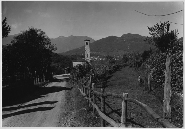 Veduta di Dino con la chiesa di San Nazario