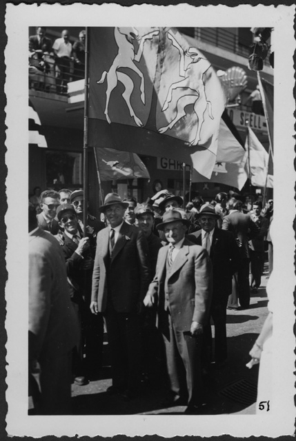 Gonfaloni comunali capriaschesi alla festa per i 150 anni del Canton ticino