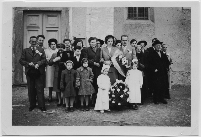 Ritratto di gruppo durante un matrimonio