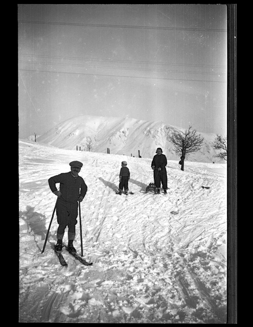 Gruppetto sugli sci a Condra