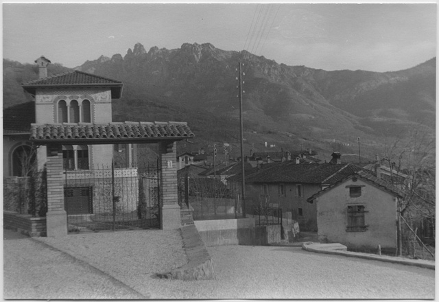 Veduta di Cagiallo verso i Denti della Vecchia
