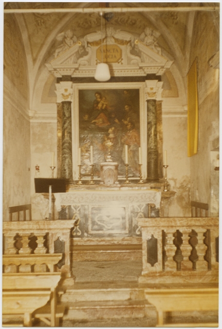 Altare dell'oratorio di Santa Lucia a Cagiallo