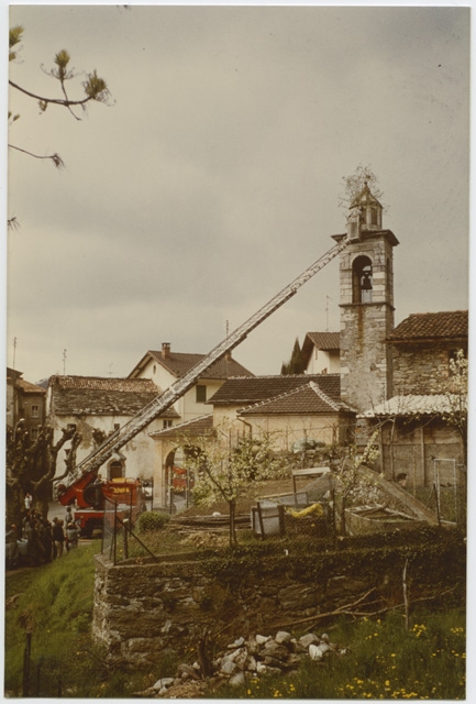 Intervento dei pompieri sul campanile dell'oratorio di Santa Lucia a Cagiallo
