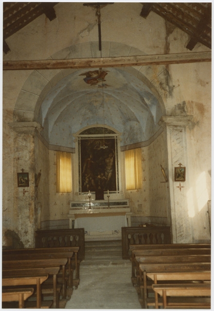 Interni della chiesa dei Santi Matteo e Maurizio a Cagiallo