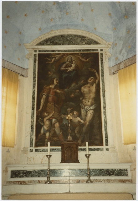 Altare della chiesa dei Santi Matteo e Maurizio a Cagiallo