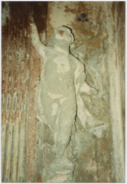 Putto in fase di restauro della chiesa dei Santi Matteo e Maurizo a Cagiallo