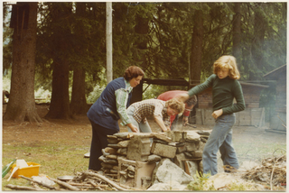 Cucina da campo del campeggio del gruppo Scout a Ghirone