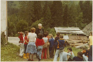 Visita di Mons. (?) al campo estivo del gruppo Scout