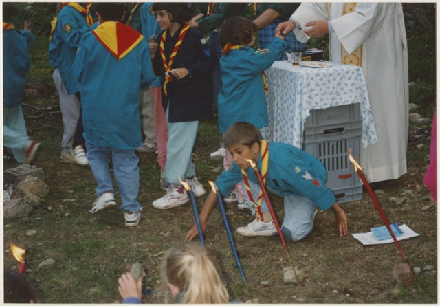 Momento del giuramento al campo Scout a San Bernardino