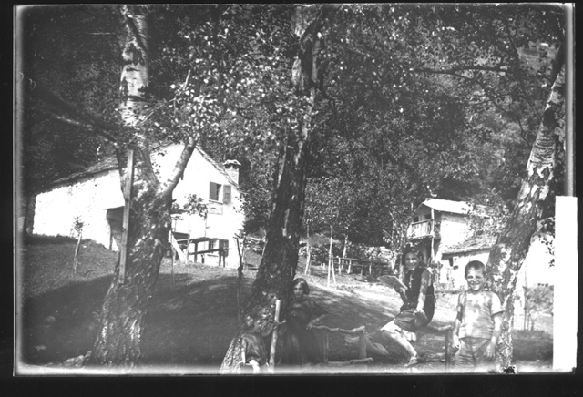 Bambini a Gola di Lago