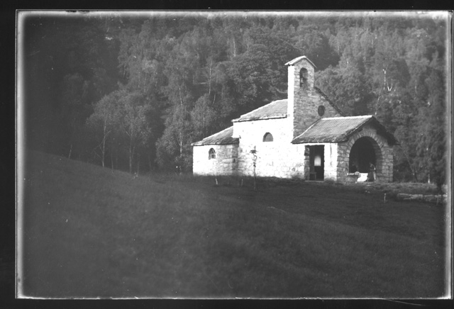 Veduta dell'oratorio di Gola di Lago