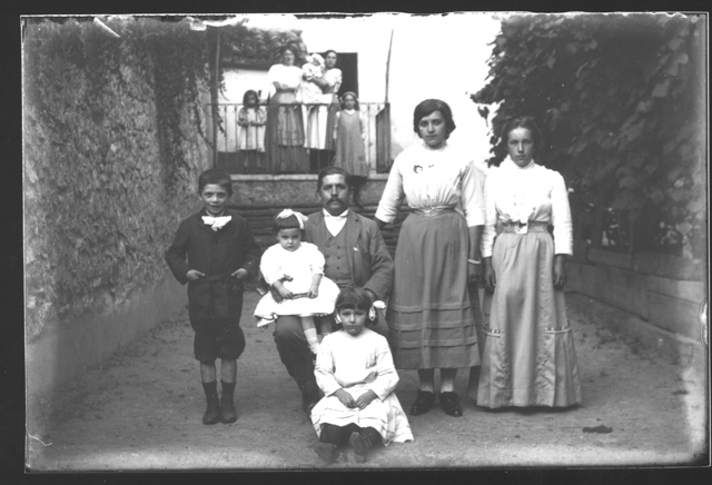 Famiglia in posa a Carona