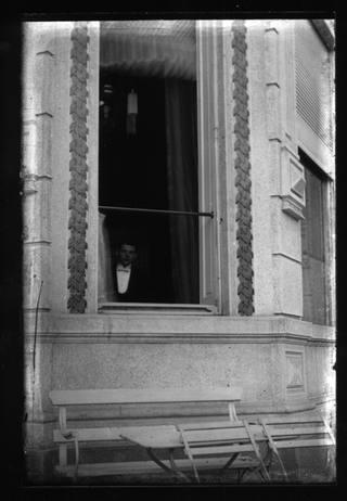 Ritratto di uomo alla finestra