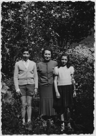 Bruno e Gabriella Guerra con la nonna Emma Torrazza