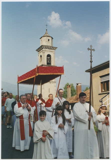 Processione del Corpus Domini a Bidogno