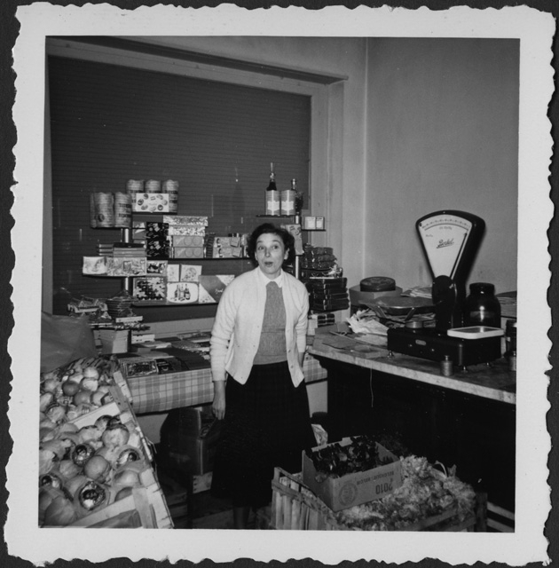 Helene Hessler nella bottega di Tesserete