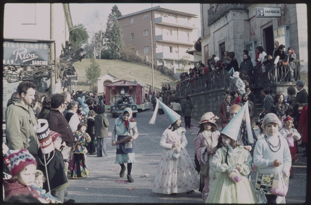 Sfilata dei carri al carnevale di Tesserete