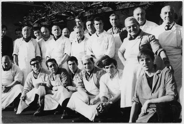 Operai di una ditta in posa