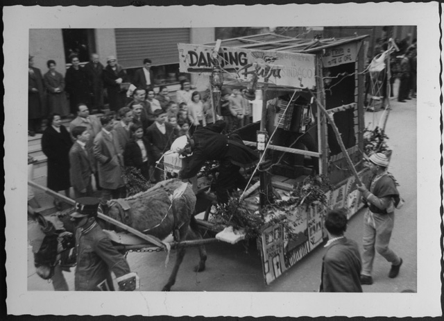 Carro di carnevale al corteo di Tesserete