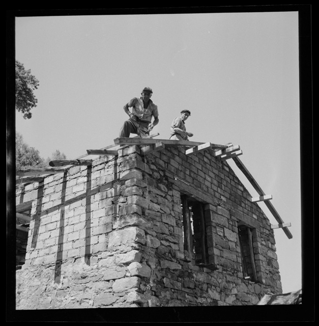 Costruzione di un rustico a Caslaccio