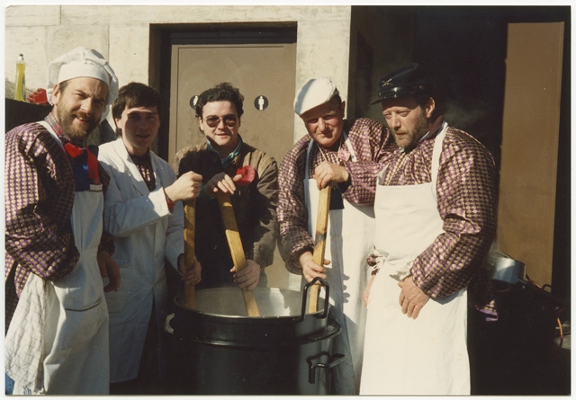 Preparazione del pranzo di carnevale a Bidogno