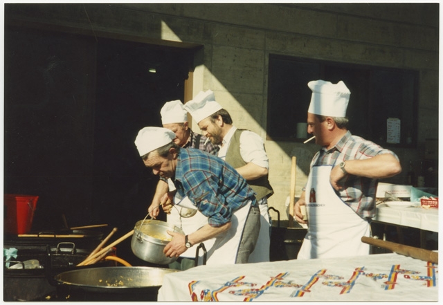 Preparazione del pranzo di carnevale a Bidogno