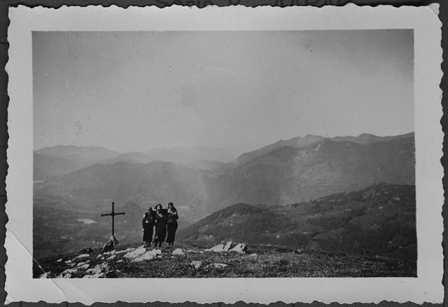 Donne in posa alla Sassèra