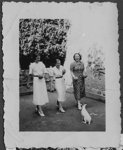 Donne mentre giocano a bocce