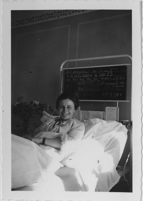 In posa davanti alla chiesa in Brena, Gola di Lago