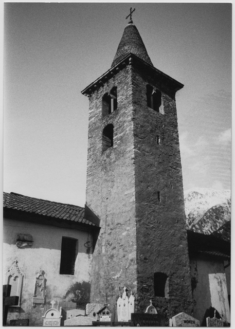 Veduta del campanile della chiesa di Colla
