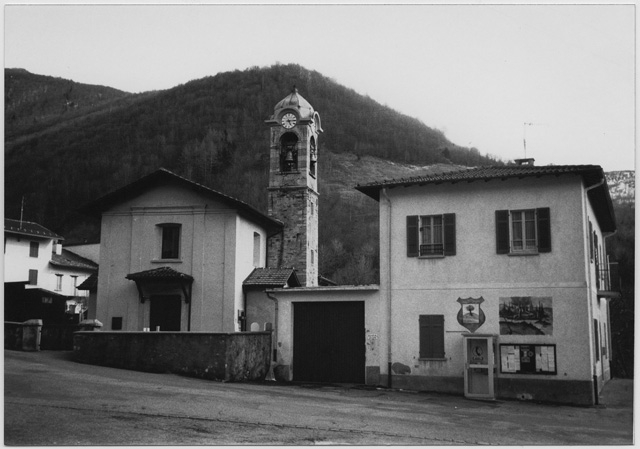 Veduta di Bogno con la chiesa di San Rocco