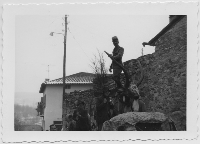 Gruppo mascherato al carnevale di Tesserete