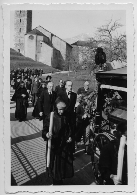 Corteo funebre di Purissima Morosoli di Vaglio sulla strada di Sala Capriasca