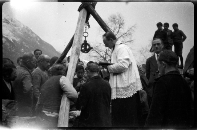 Benedizione del cantiere per la costruzione della chiesa di Maria SS Ausiliatrice a Gola di Lago