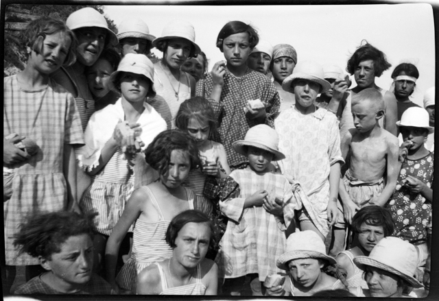 Bambini durante una colonia estiva in Liguria