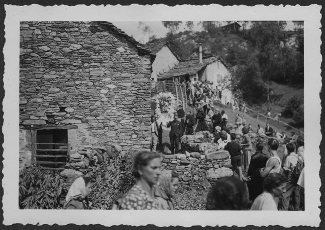 Processione della Madonna del Sasso sui monti di Brena a Gola di Lago