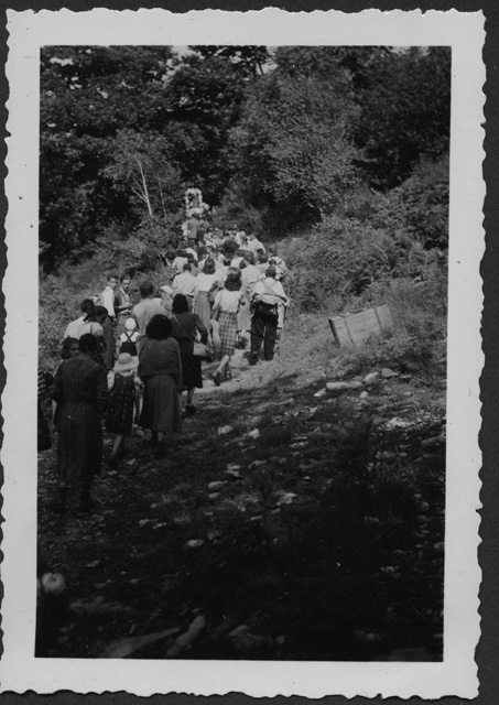 Salita in Brena, Gola di Lago, per la processione della Madonna Pellegrina