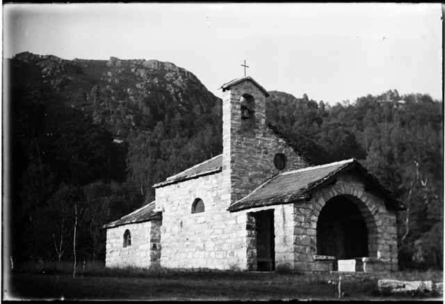 Veduta della chiesa di Maria SS Ausiliatrice a Gola di Lago