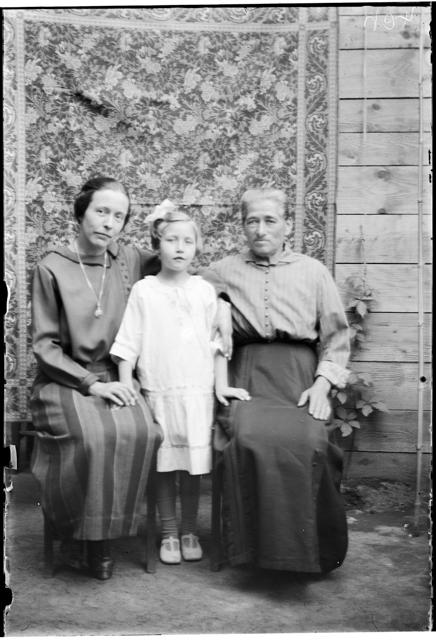 Ritratto di due donne con una bambina