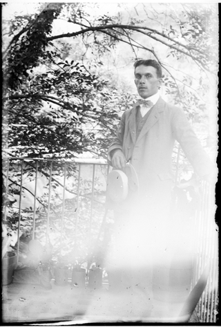 Ritratto di Enrico Besomi