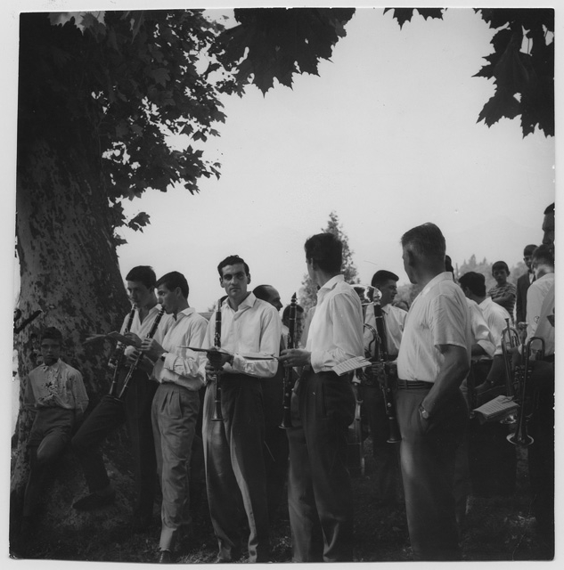 Filarmonica Caprieschese sul sagrato della chiesa di Santo Stefano in occasione della festa del Corpus Domini