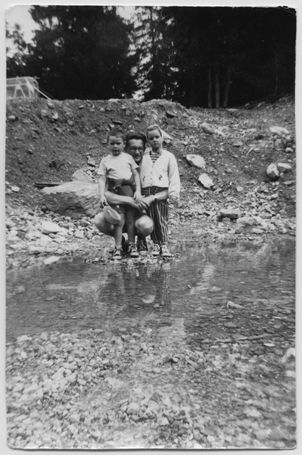 Giancarlo Guerra con i figli Carlo e Chiara a Carì