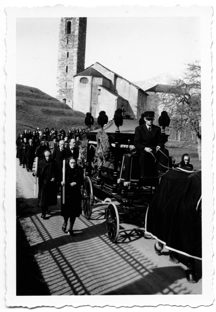 Passaggio a Sala del corteo funebre di Purissima Morosoli di Vaglio