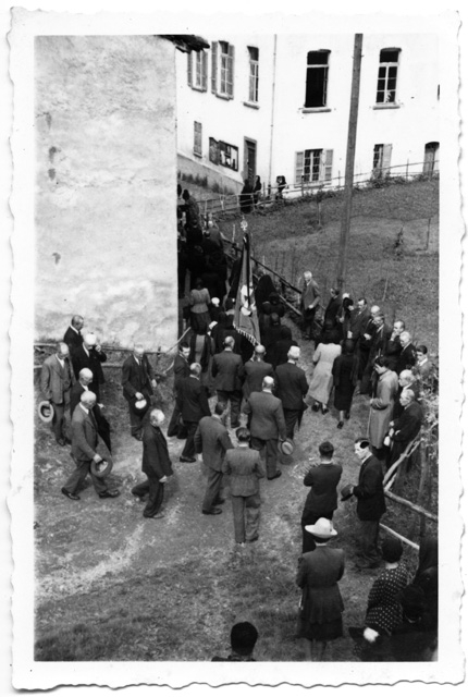 Partenza del corteo funebre di Eugenio Morosoli da Vaglio